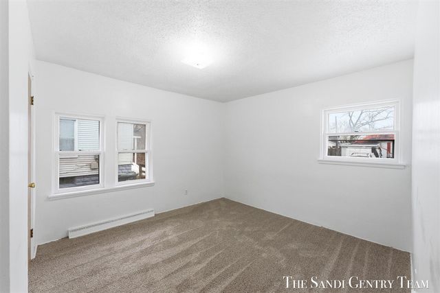 810 W Southern Avenue, Muskegon, MI 49441