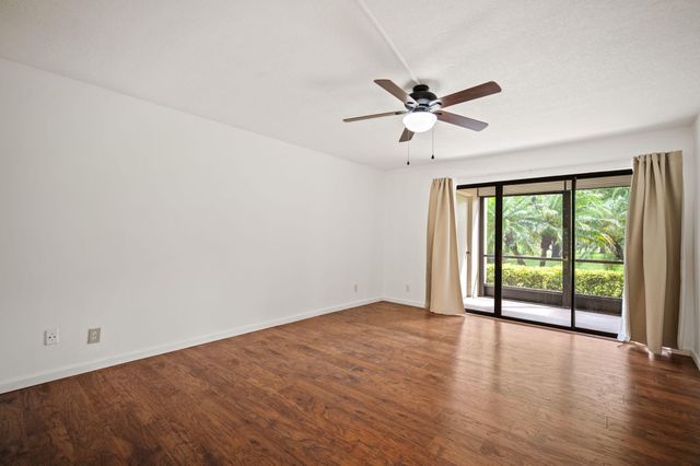 5701 Camino Del Sol 104, Boca Raton, FL 33433