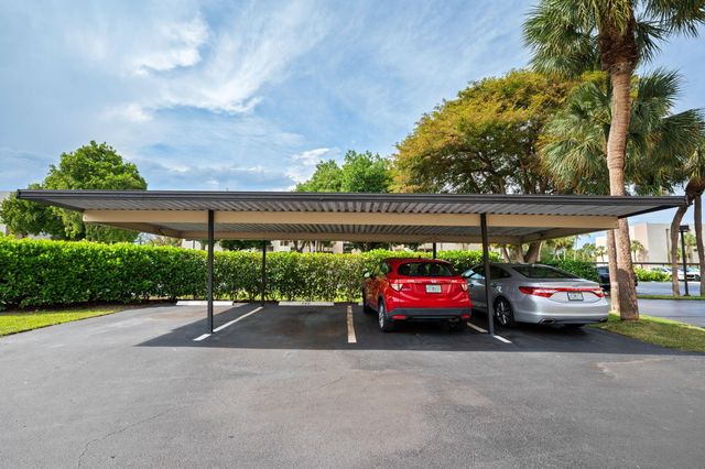 5701 Camino Del Sol 104, Boca Raton, FL 33433