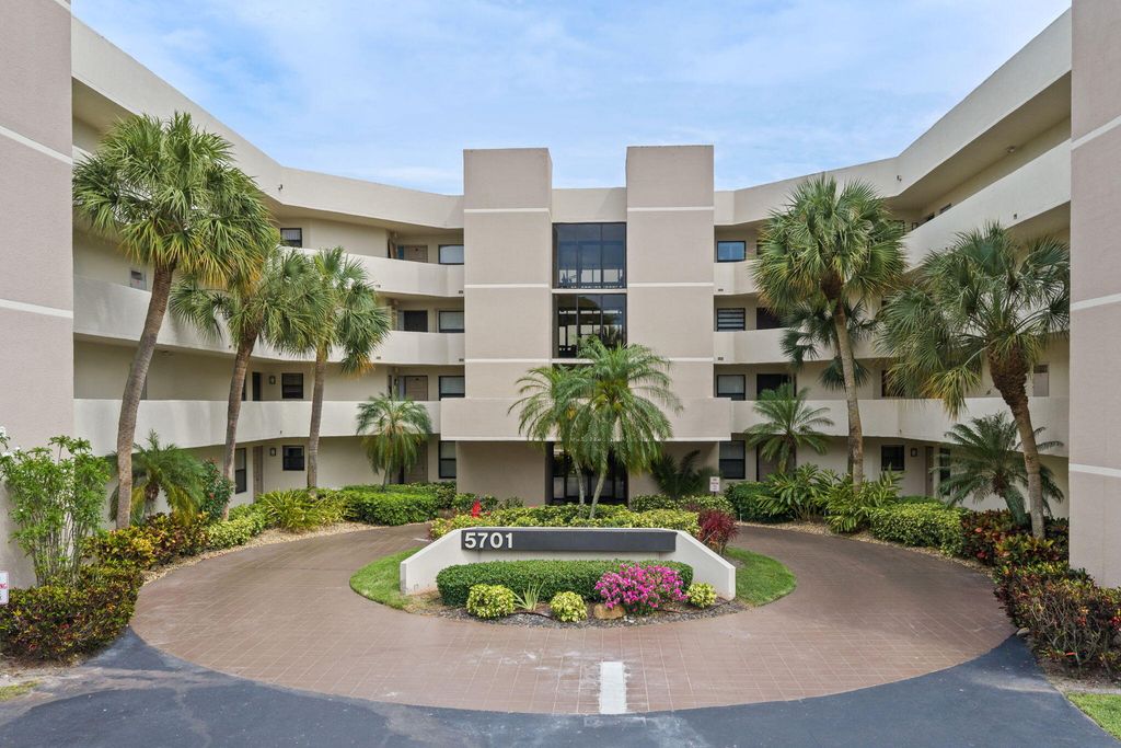 5701 Camino Del Sol 104, Boca Raton, FL 33433