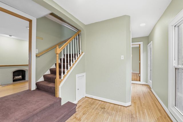 233 Groveland Avenue, Minneapolis, MN 55403