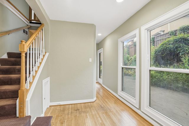 233 Groveland Avenue, Minneapolis, MN 55403