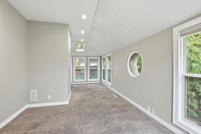 233 Groveland Avenue, Minneapolis, MN 55403