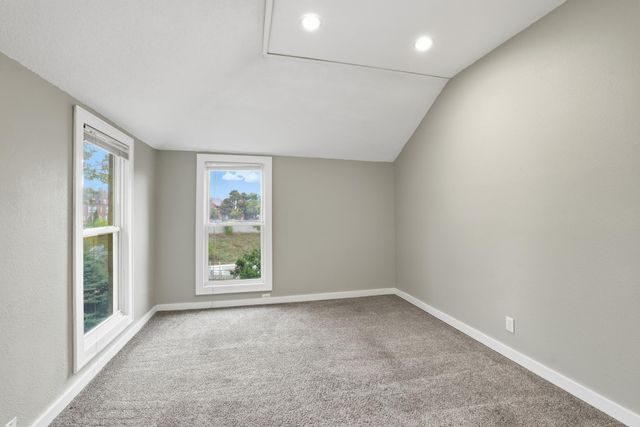 233 Groveland Avenue, Minneapolis, MN 55403