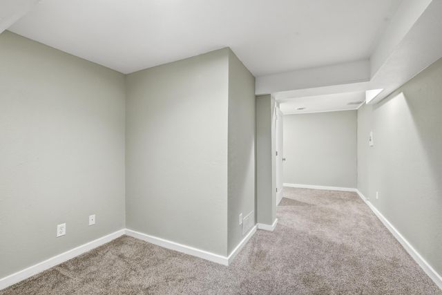 233 Groveland Avenue, Minneapolis, MN 55403