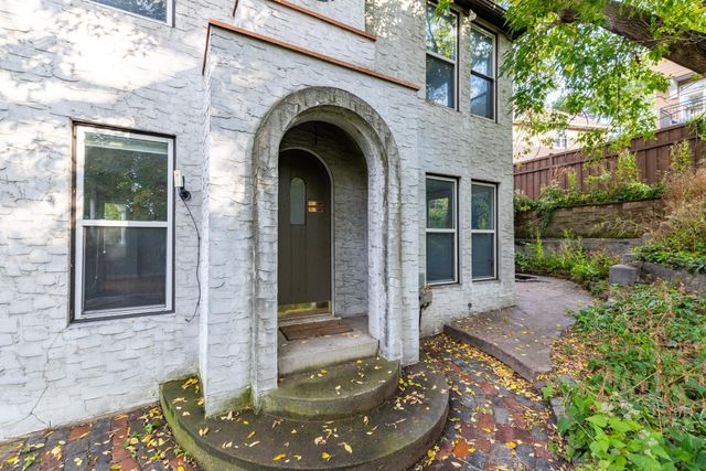 233 Groveland Avenue, Minneapolis, MN 55403