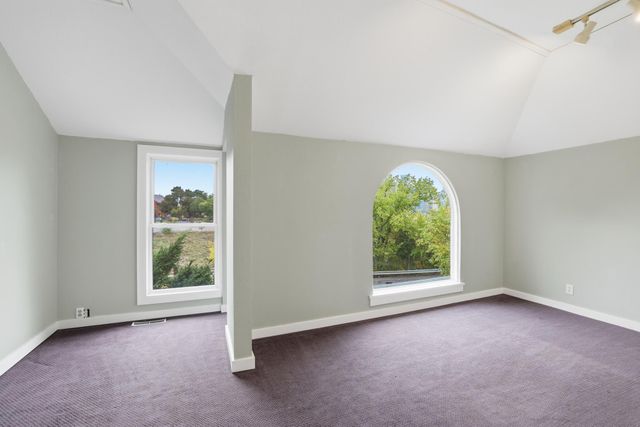 233 Groveland Avenue, Minneapolis, MN 55403