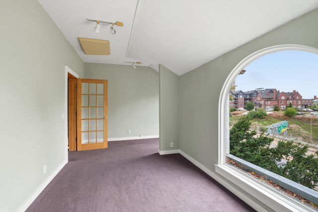 233 Groveland Avenue, Minneapolis, MN 55403