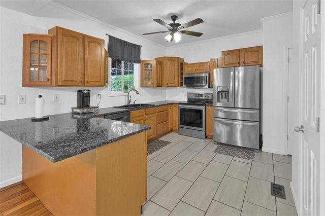 20934 Cottonwood Circle, Spring Hill, KS 66083