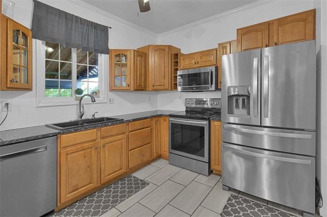 20934 Cottonwood Circle, Spring Hill, KS 66083