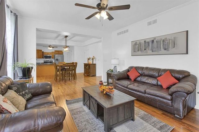 20934 Cottonwood Circle, Spring Hill, KS 66083