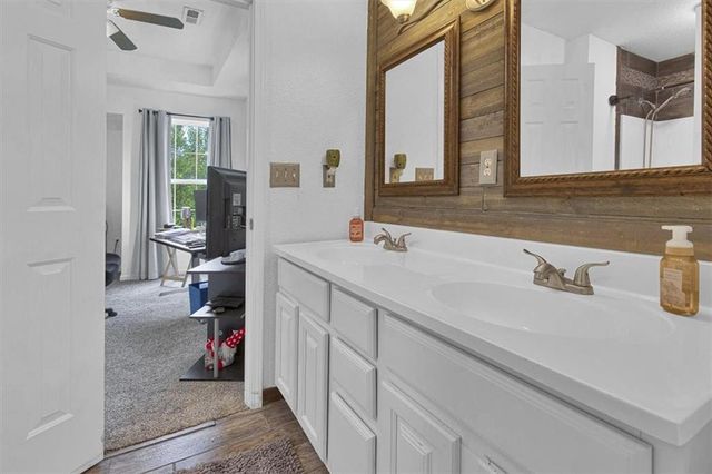20934 Cottonwood Circle, Spring Hill, KS 66083