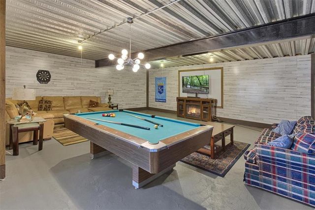 20934 Cottonwood Circle, Spring Hill, KS 66083