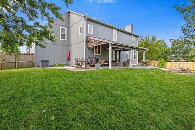 20934 Cottonwood Circle, Spring Hill, KS 66083