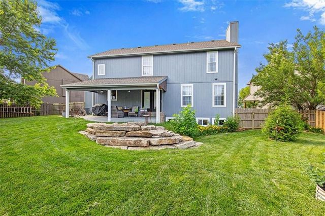 20934 Cottonwood Circle, Spring Hill, KS 66083