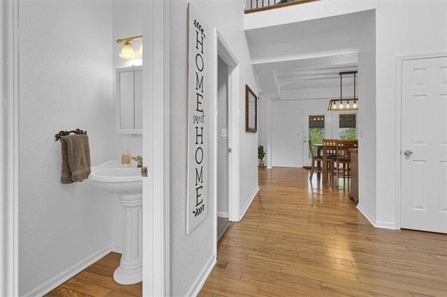 20934 Cottonwood Circle, Spring Hill, KS 66083