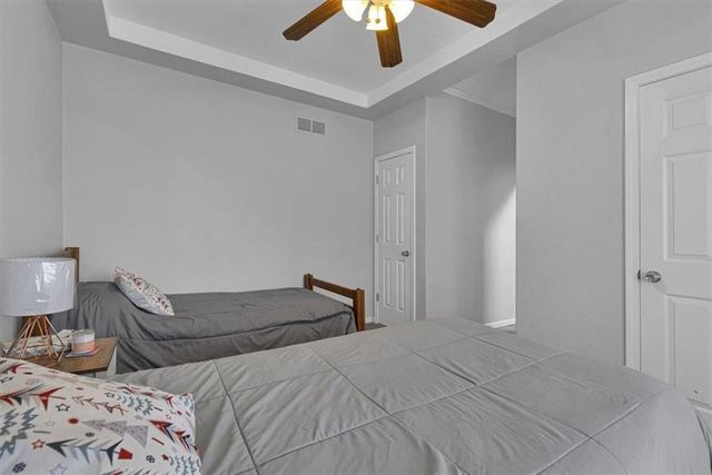 20934 Cottonwood Circle, Spring Hill, KS 66083