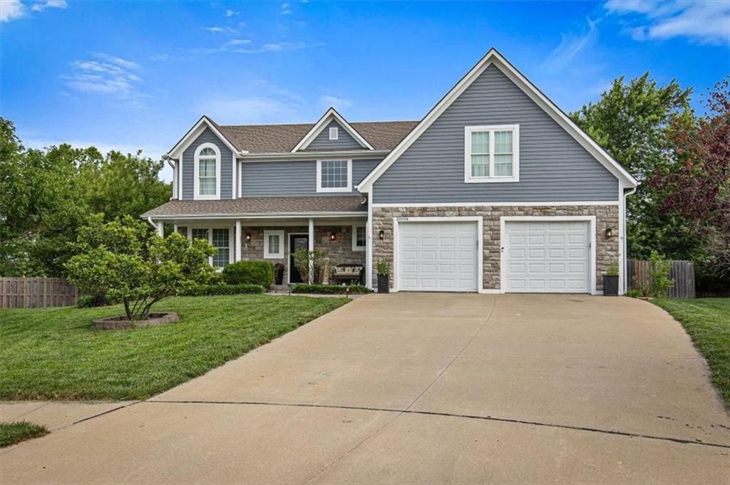 20934 Cottonwood Circle, Spring Hill, KS 66083