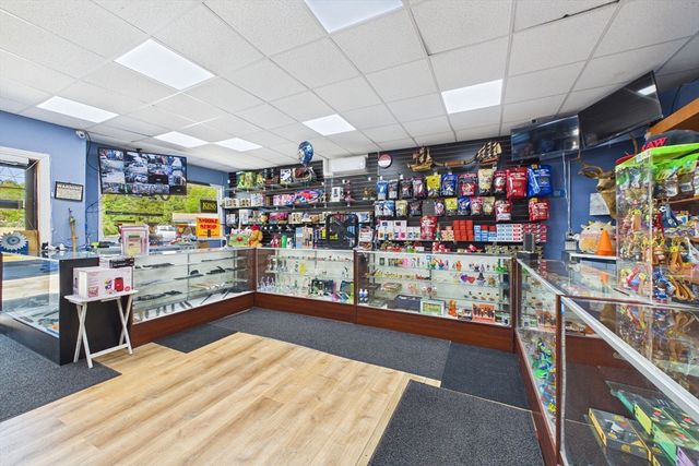 204 Marion Rd, Wareham, MA 02571
