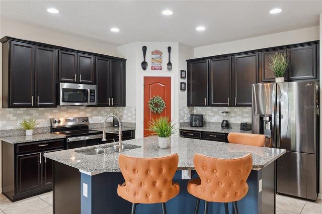 637 BAY BRIDGE CIRCLE, Apopka, FL 32703