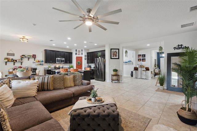 637 BAY BRIDGE CIRCLE, Apopka, FL 32703