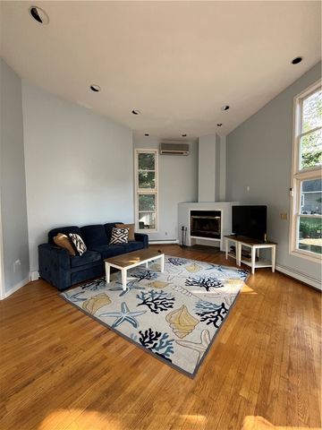 7 SpringCove Road, Narragansett, RI 02882