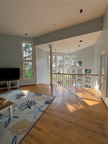 7 SpringCove Road, Narragansett, RI 02882