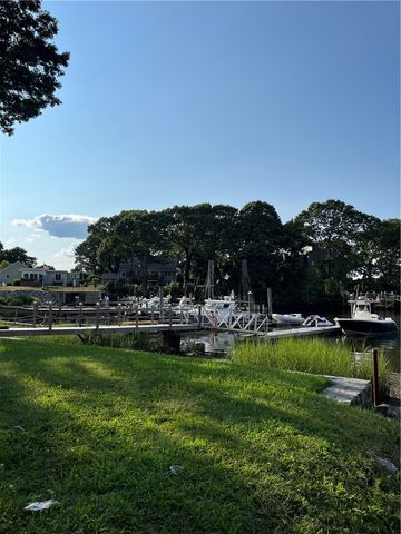 7 SpringCove Road, Narragansett, RI 02882