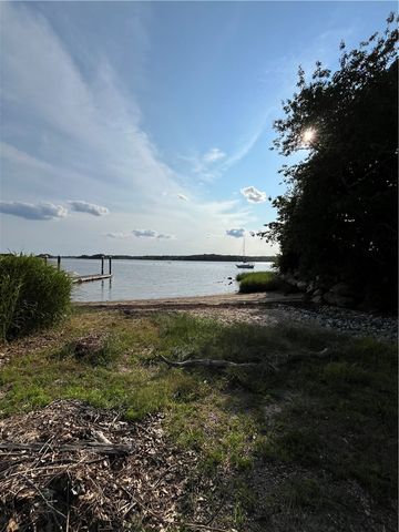 7 SpringCove Road, Narragansett, RI 02882