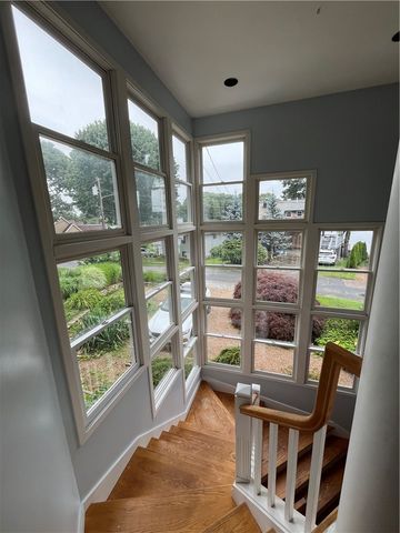 7 SpringCove Road, Narragansett, RI 02882