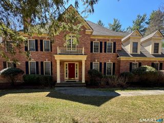 16 Brownstone Turn, Simsbury, CT 06089