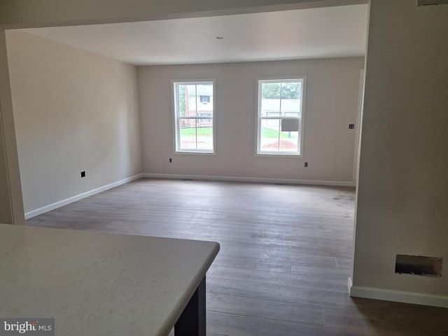 7 OAK LN, Mechanicsburg, PA 17050