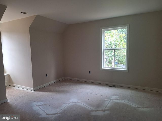 7 OAK LN, Mechanicsburg, PA 17050