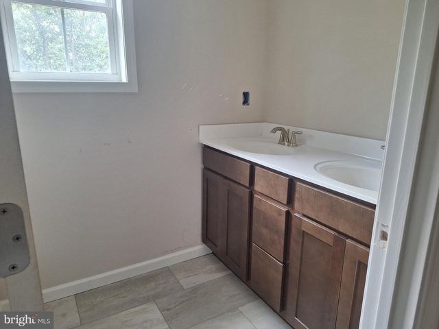 7 OAK LN, Mechanicsburg, PA 17050
