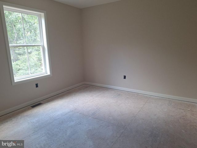 7 OAK LN, Mechanicsburg, PA 17050