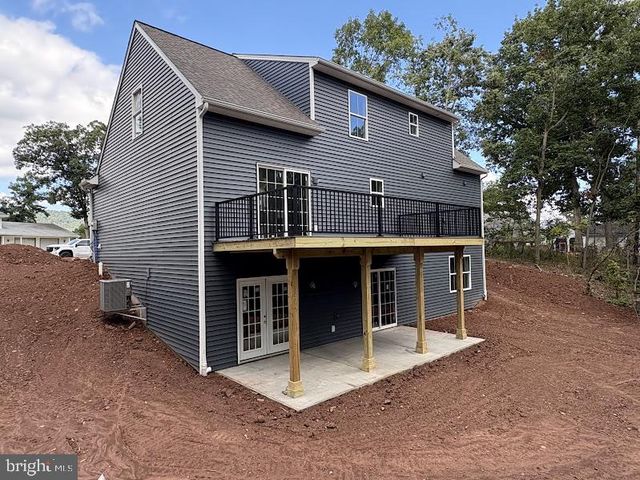 7 OAK LN, Mechanicsburg, PA 17050