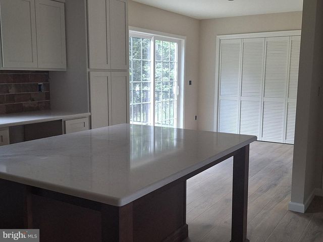 7 OAK LN, Mechanicsburg, PA 17050