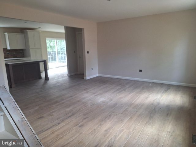 7 OAK LN, Mechanicsburg, PA 17050