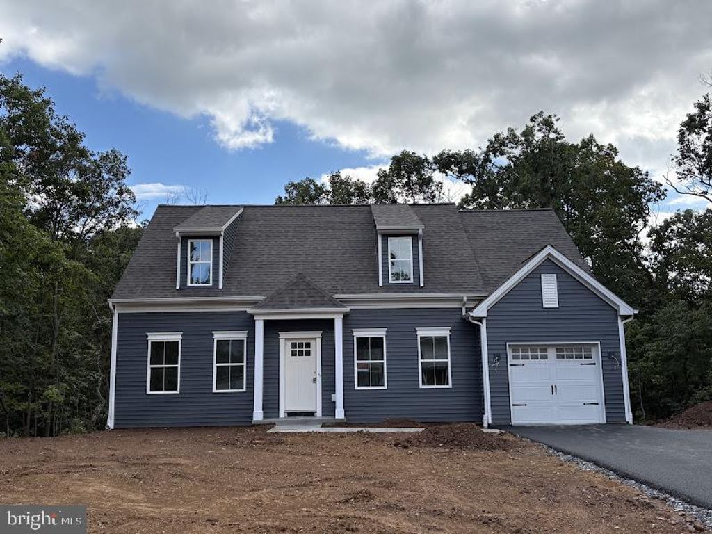 7 OAK LN, Mechanicsburg, PA 17050