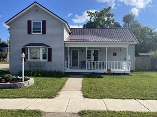 107 E Chestnut Street, Pardeeville, WI 53954