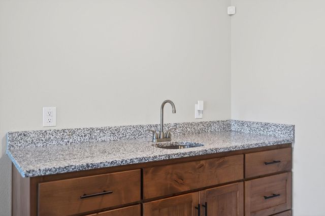 2781 E Bradford Street, Republic, MO 65738