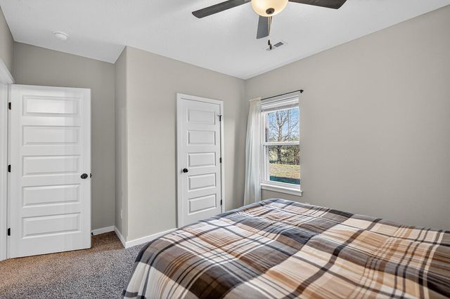 2781 E Bradford Street, Republic, MO 65738