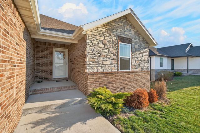 2781 E Bradford Street, Republic, MO 65738