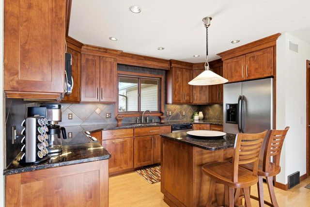 2460 Spring Rose Circle, Verona, WI 53593