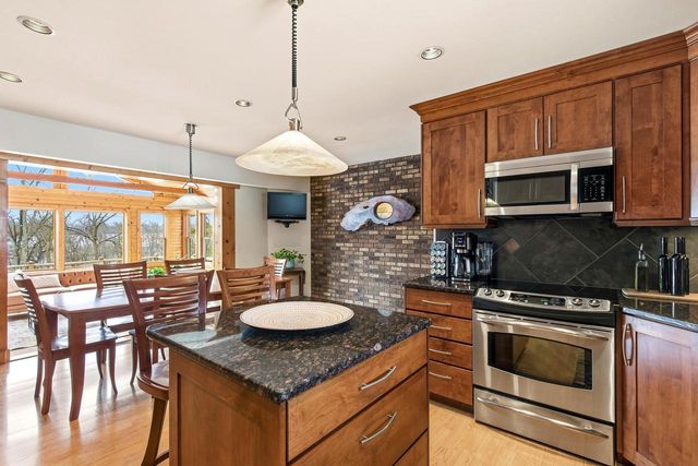 2460 Spring Rose Circle, Verona, WI 53593