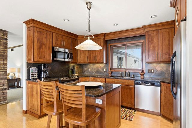 2460 Spring Rose Circle, Verona, WI 53593