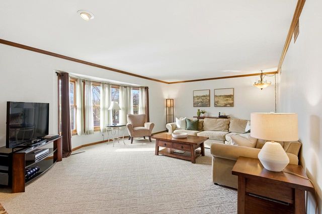 2460 Spring Rose Circle, Verona, WI 53593