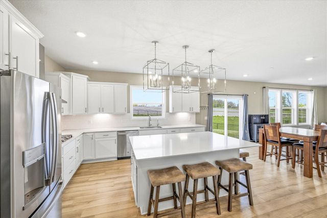 8422 60th Street S, Cottage Grove, MN 55016