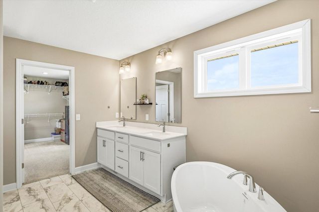 8422 60th Street S, Cottage Grove, MN 55016