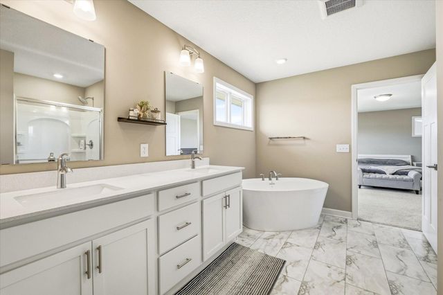 8422 60th Street S, Cottage Grove, MN 55016
